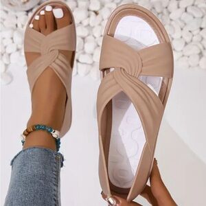 Cross strap sandals, tan color. Size 8.5, Euro size 41.